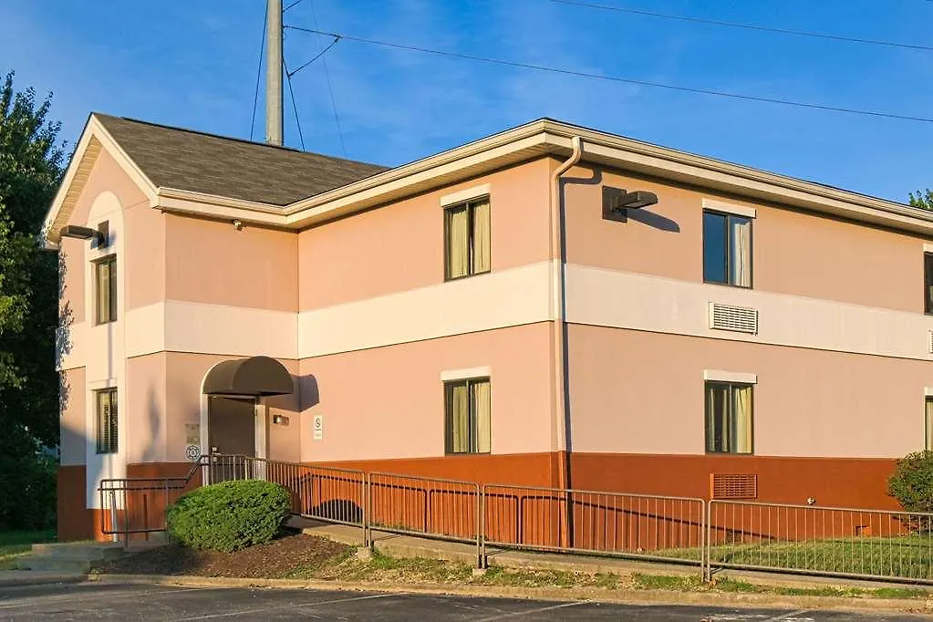 Suburban Studios Louisville East Szálloda